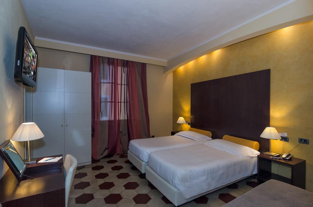 Hotel Novecento ปิซา ภายนอก รูปภาพ